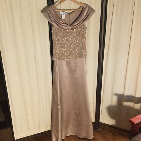 ⚜️Petra satin and glitter formal dress size 8 - Picture 3 of 7